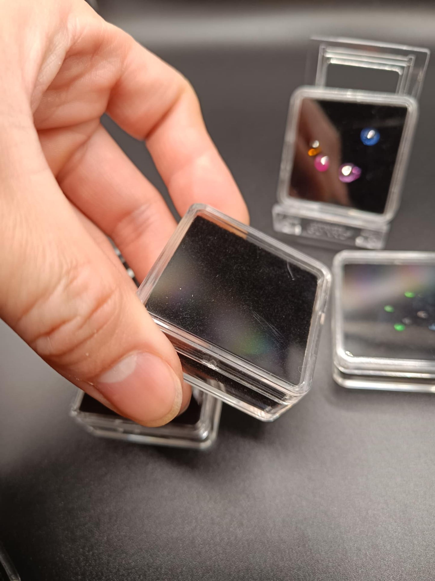 ædelsten display æske for diamanter sapphire - Qubimon.dk
