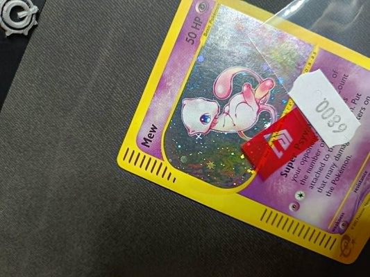 Mew 19/165 Holo – Expedition Base Set